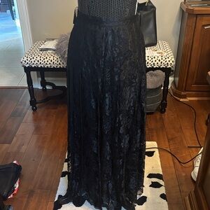 Guy Laroche Paris Elegant Black Lace Maxi Skirt size 44 or U.S. 6-8